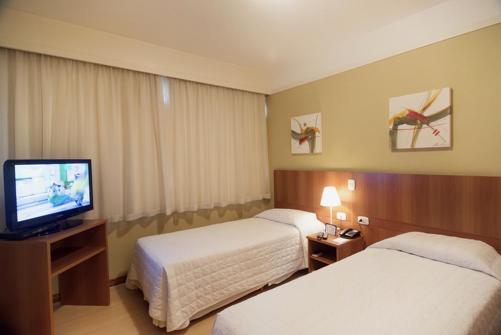 Tri Hotel Executive Caxias Caxias do Sul Exterior foto